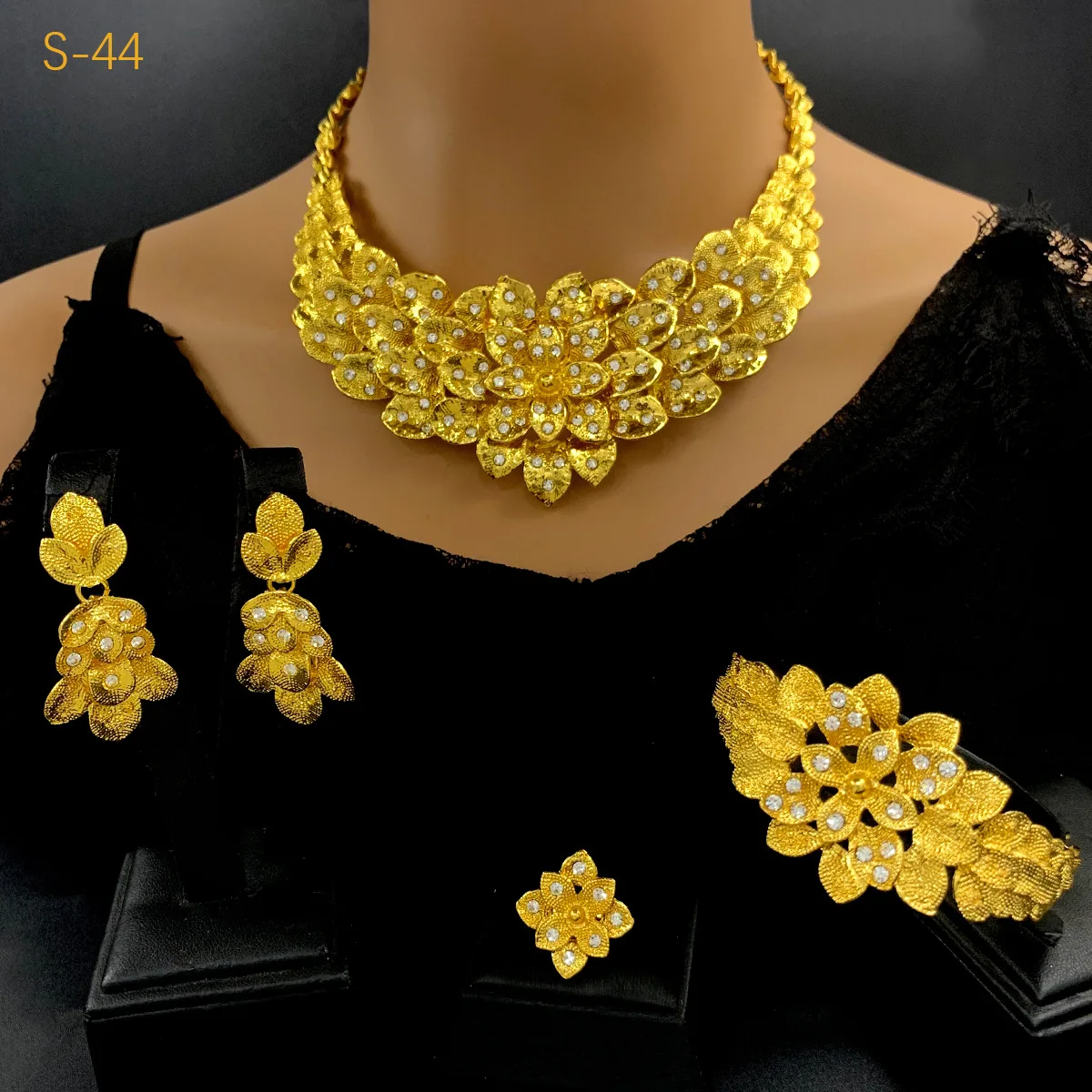 

AU999 Women's Flower Diamond Starry Bridal Set 24K Gold - Gold enhances shine, wedding-centric design