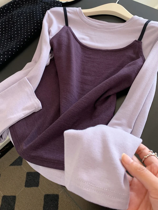 

Женский комплект из двух предметов: вязаный свитер с длинным рукавом и топ-майка, весна-осень, французский стиль, облегающий крой, средней плотности вязки