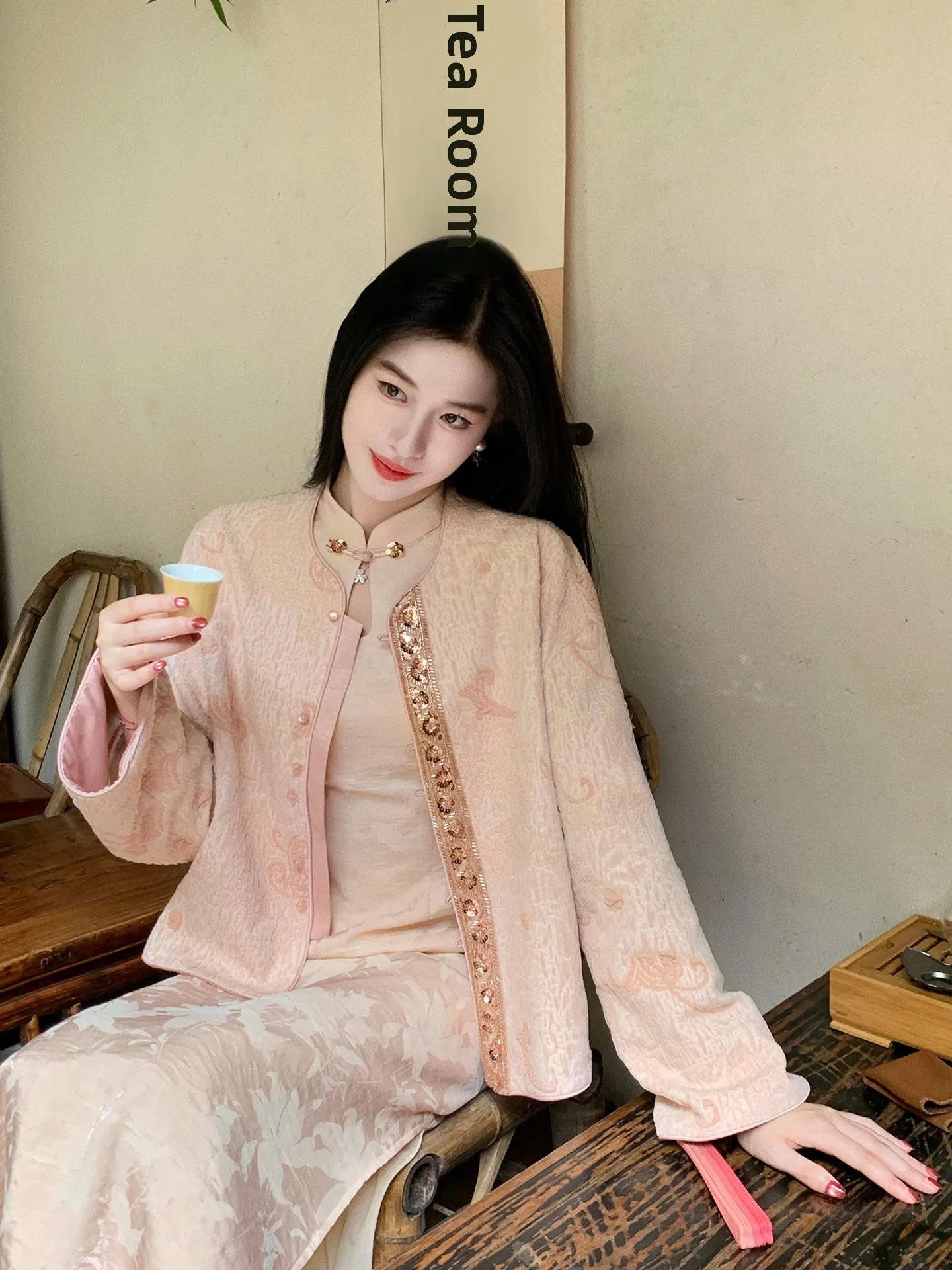 

Женская кофта Lingxian Zhihe с жемчужной вышивкой, длинными рукавами, осенне-зимняя, модная, с эффектом текстуры, в китайском стиле