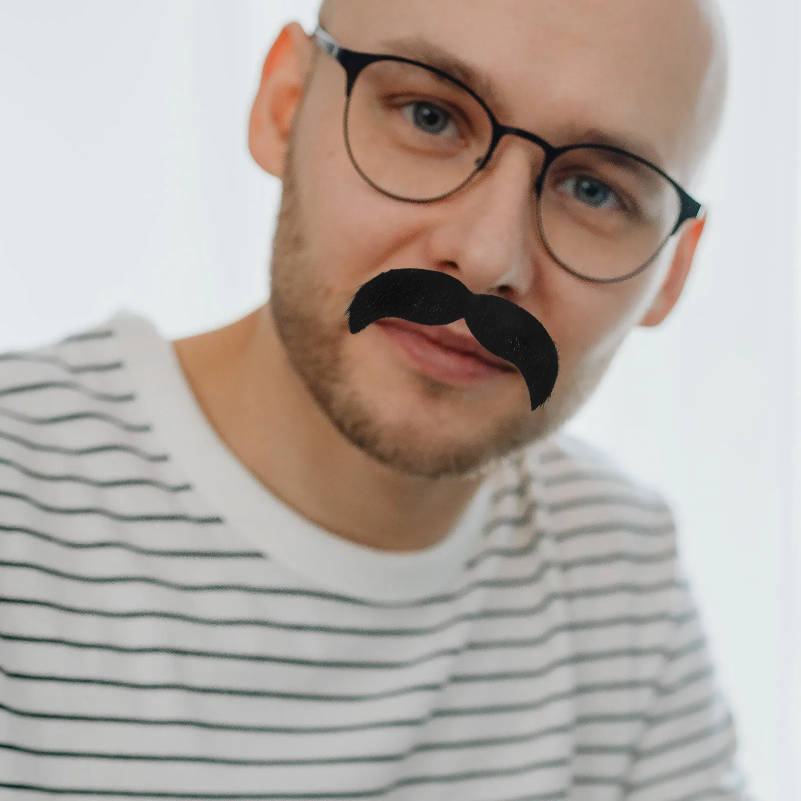 

1pc Fake Beard Realistic Simulated Mustache For Cosplay Party Masquerade Adult Costume Prop Facial Hair Accessory