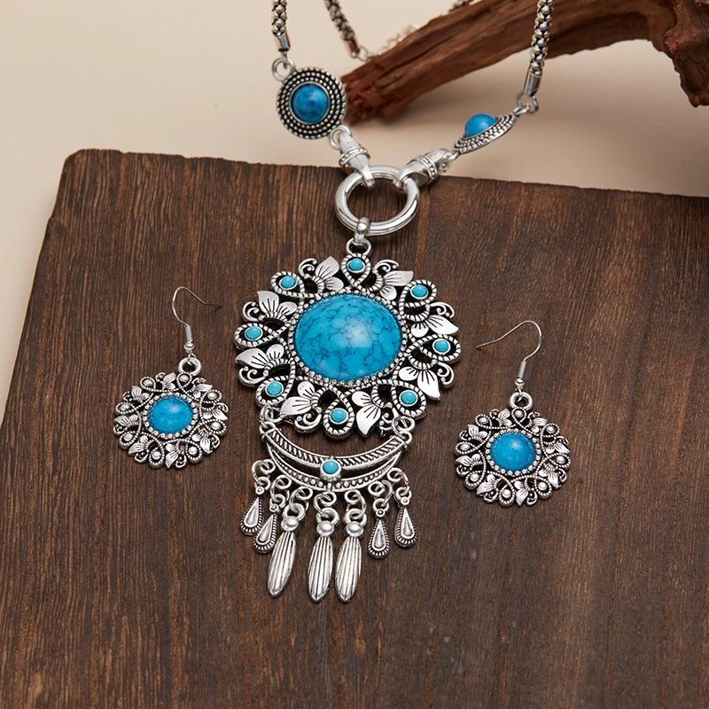 Bohemian New Vintage Tibetan Necklace Earrings Set for Women Ethnic Imitation Turquoise Memorial Holiday Tassel Gift Necklace