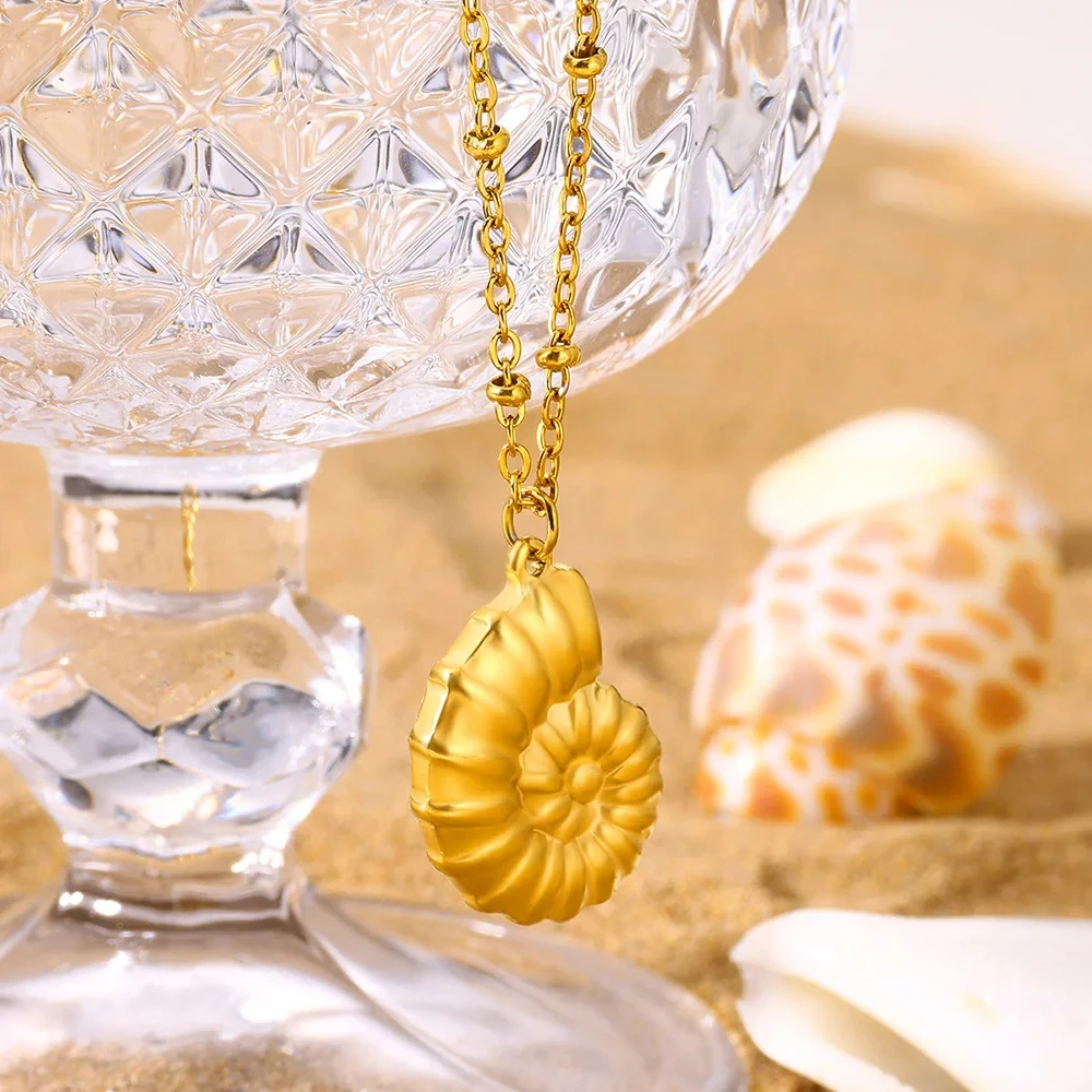 Fashion Conch Pendant NecklacesFor Women Gold Color Stainless Steel Chain Conch Necklace Shell Ocean Jewelry Wedding Gift 2024 image 2