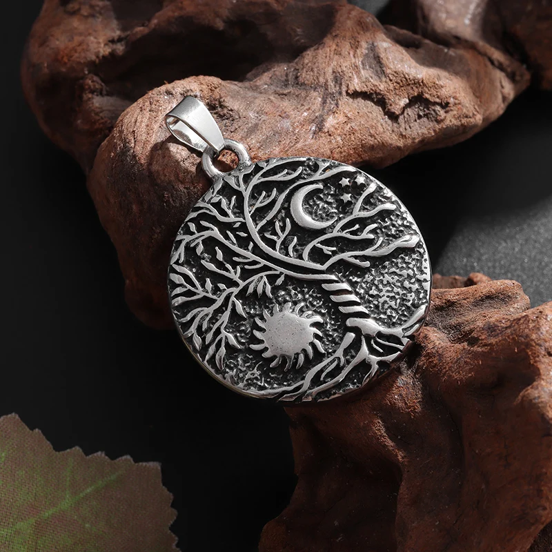 Vintage Tree of Life Pendant Necklace Celtic Knot Sun and Moon Rune Pendant Men\'s Nordic Jewelry Gift