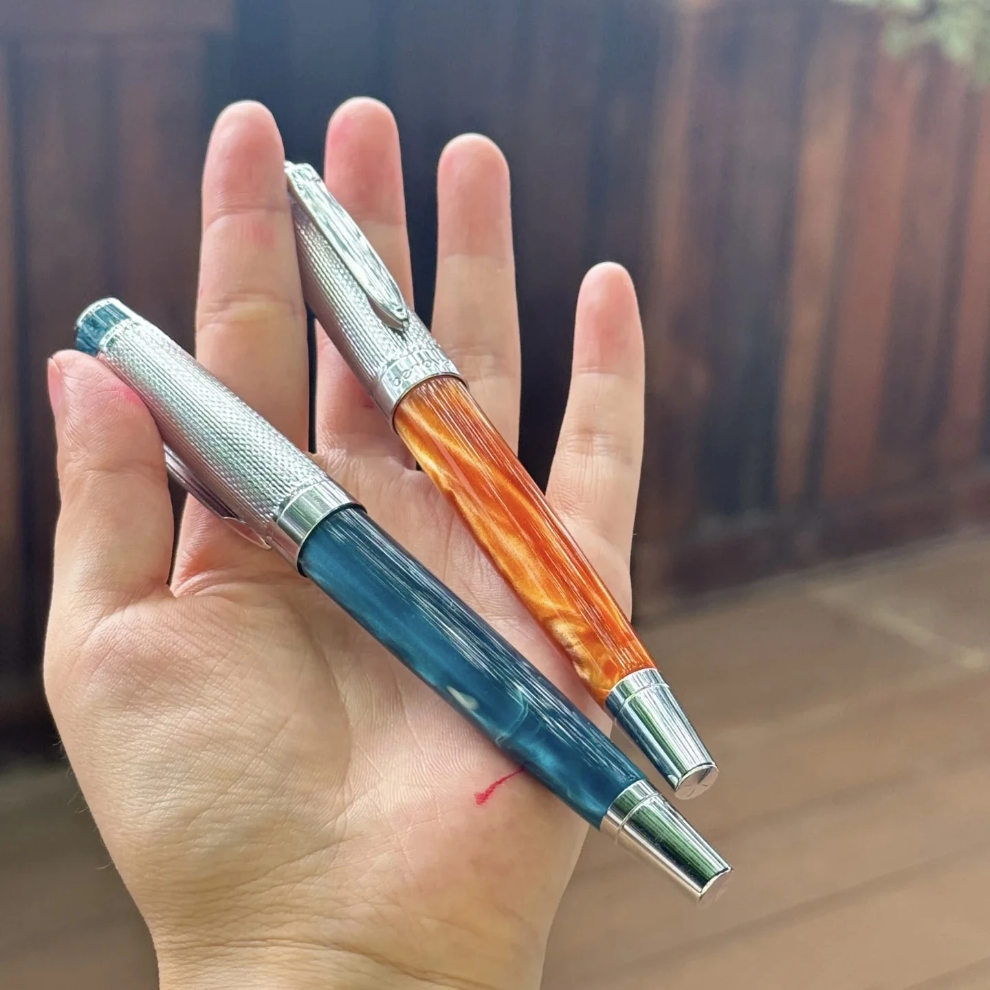 جميل Benovel قلم حبر معدن إيريديوم الذهب اليد مصقول F 0.5 مللي متر بنك الاستثمار القومي قلم الخط Mb اللوازم المكتبية الفاخرة أقلام الكتابة