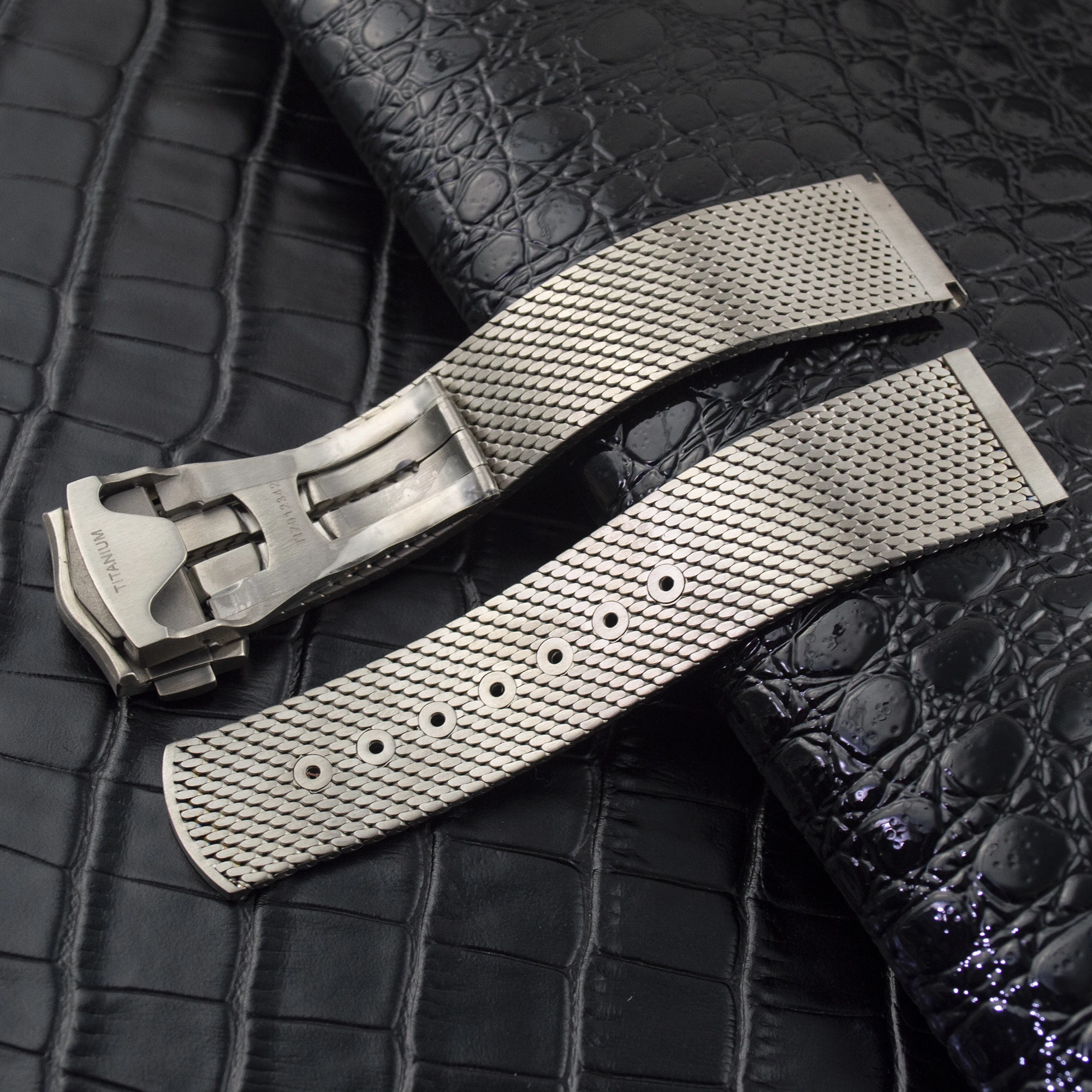 High Quality Titanium Strap 20mm WatchBand Milanese Bracelet Fit for Seamaster 300 Milan Mesh Watch Strap Watch Parts