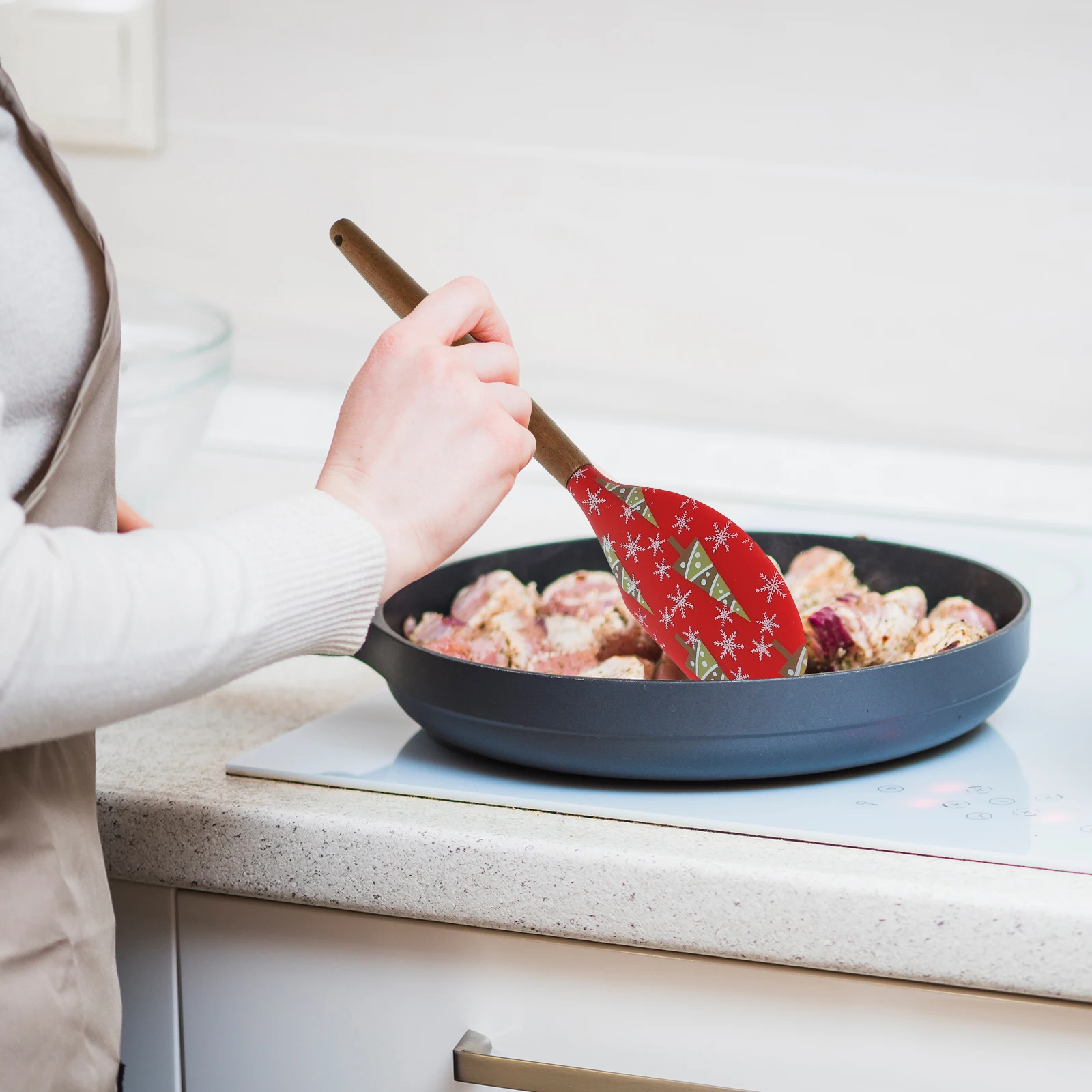 

Christmas Pattern Baking Spatula Silicone Cream Scraper with Wooden Handle Non-Slip Grip for Cake Decorating Household Baking