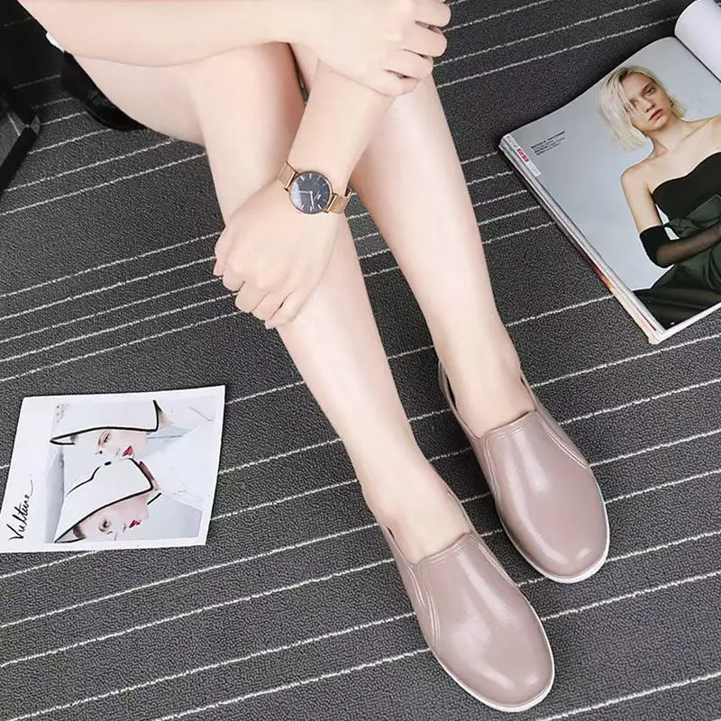 2024 New Women's Shallow Low Top Rain Shoes Soft Sole Non Slip Slip On Flat Sole Waterproof Kitchen Work Shoes