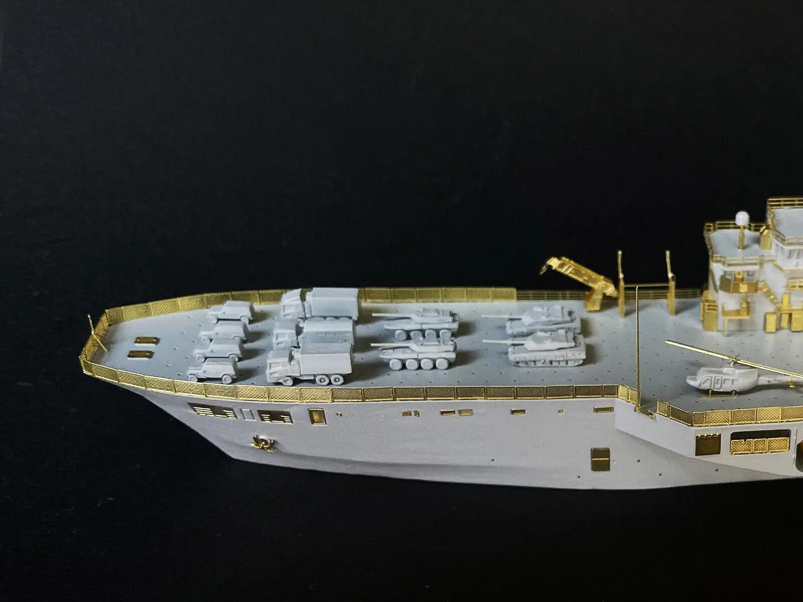 EVMODEL S076 1/700 RM San Giorgio Class Landing Platform Dock Model Kit