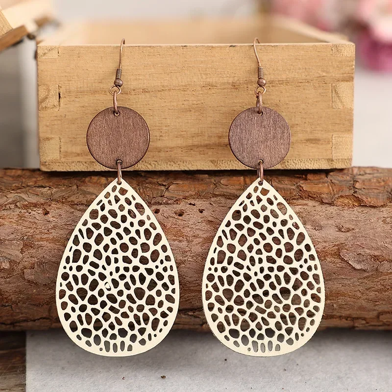 Retro Hollow Out Spider Web Stitching Splicing Wood Flake Women Earrings PU Leather Earrings Fashion Jewelry  Girl