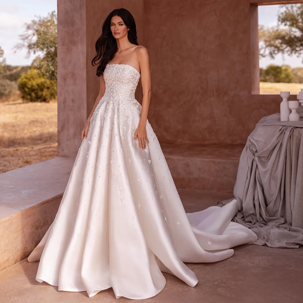 

Elegant Strapless Satin Robe de mariée Dreamy Sleeveless A-Line Wedding Dress Delicate Handmade flowers Pearls Vestido De Novia