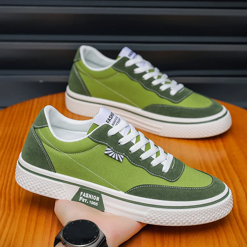 أحذية رياضية رجالية عصرية جديدة أحذية كاجوال عصرية للطلاب على الطراز الكوري أحذية رجالية كبيرة الحجم