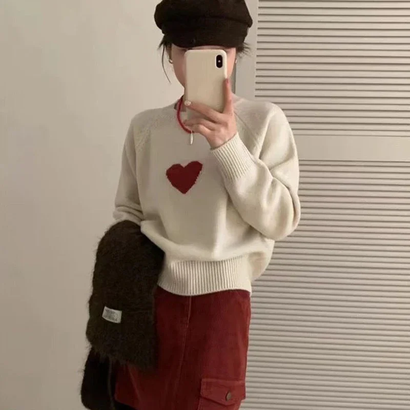 Autumn/Winter New Fashionable Loose High Quality Knitted Sweater Casual Versatile Exquisite Heart Logo Comfortable Women's Top