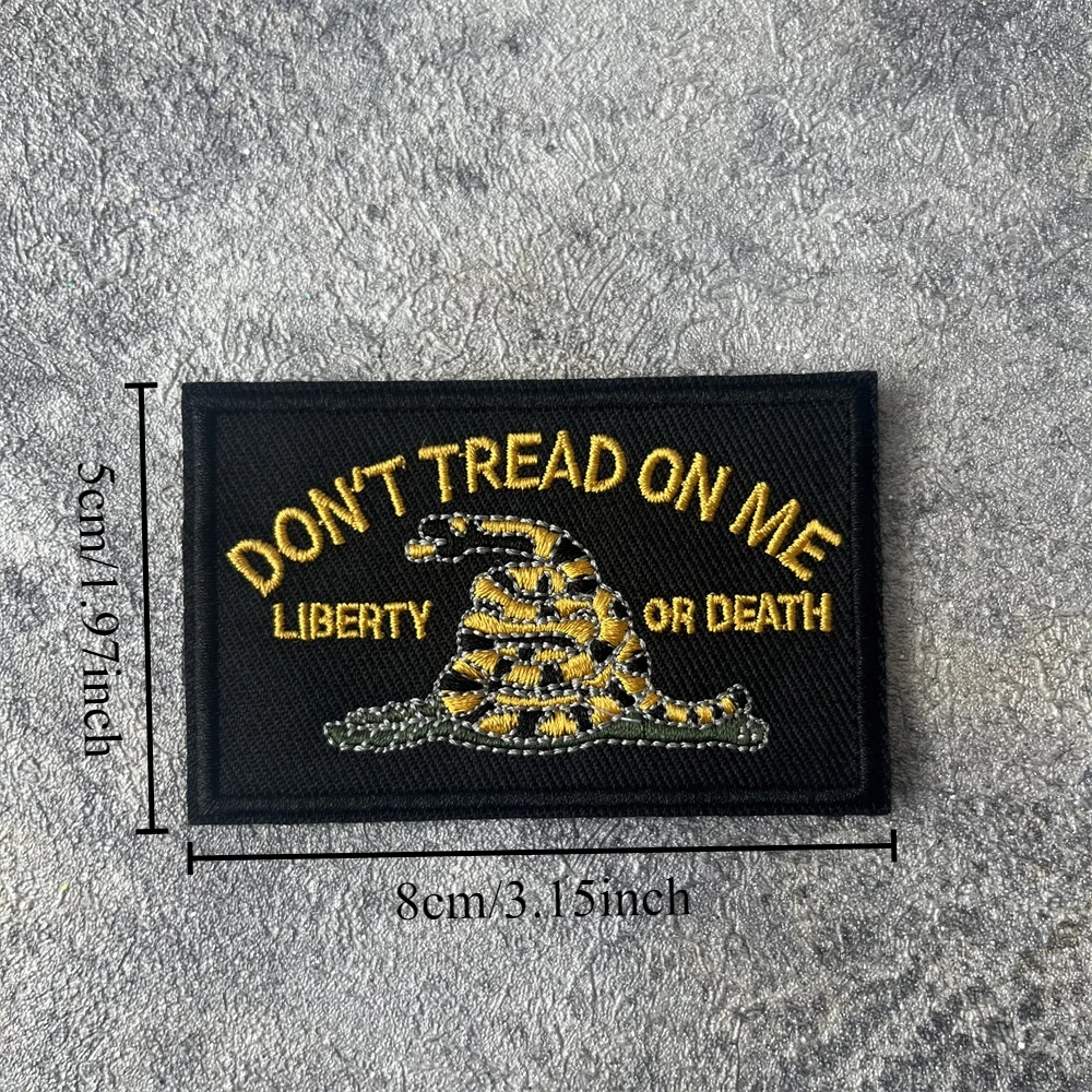 Dont Tread on Me Snake Morale Badge Patch Military Emblem Tactical Armband Embroidered Hook and Loop Clothing Backpack Stickers