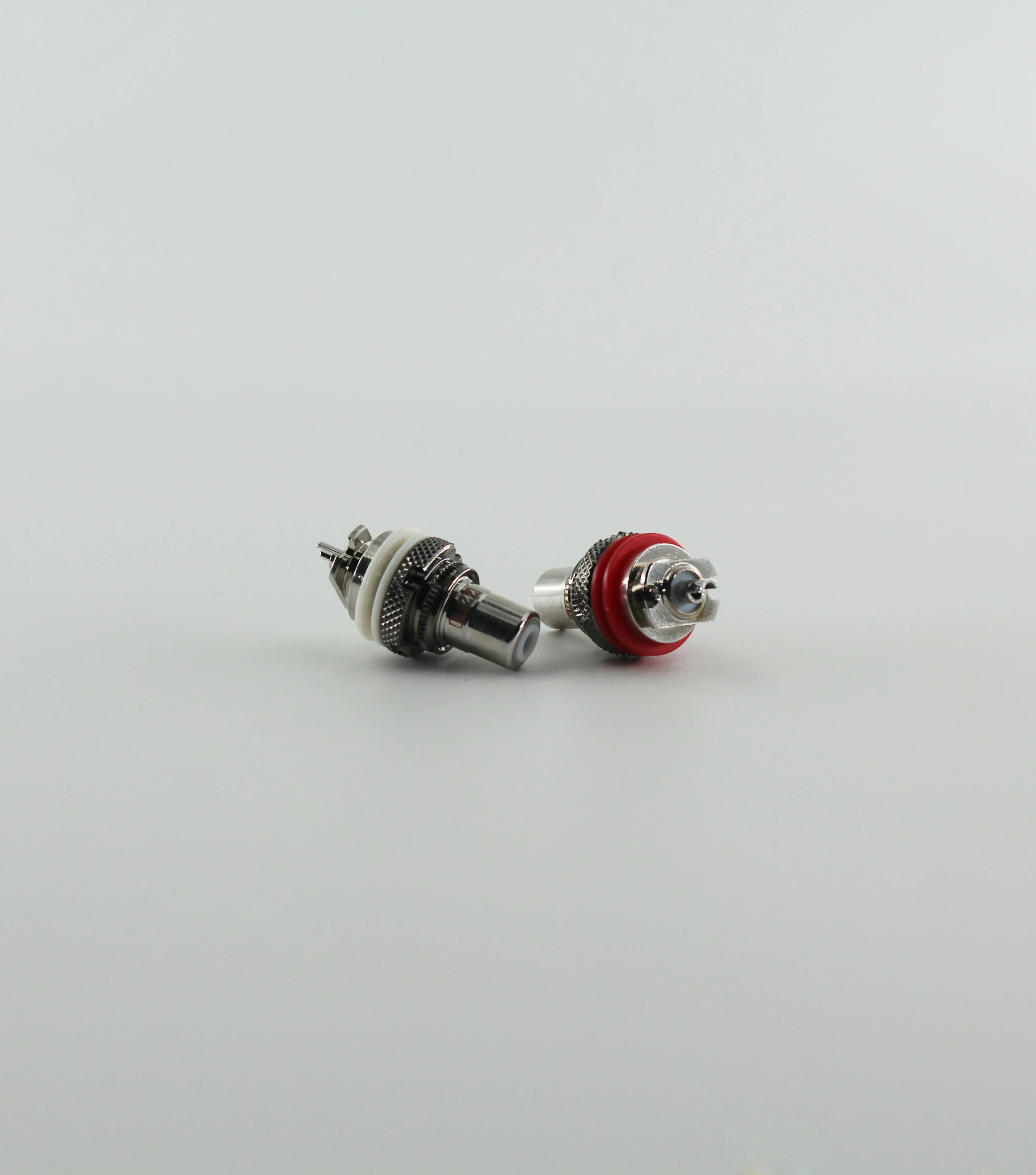 2pcs EIZZ Rhodium Plated Tellurium Copper RCA Jack Female Socket Connector for HiFi Audio TV CD AMP Panel Chassis Mount EZ-104