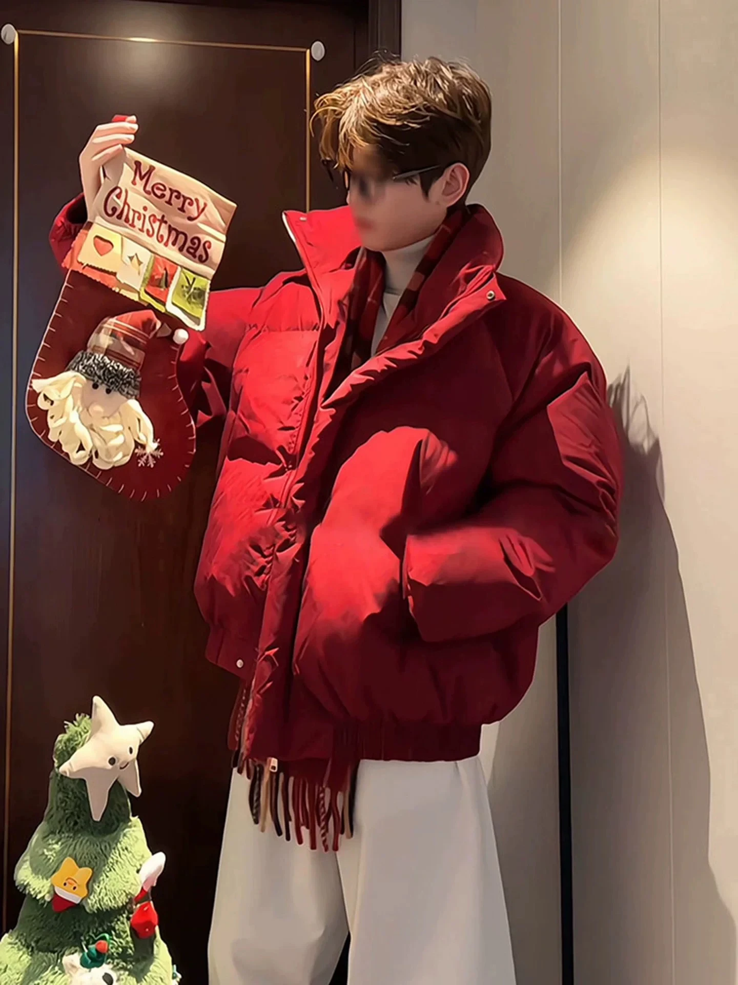 

Красная мужская зимняя теплая хлопковая куртка цвета винного красного вина с воротником-стойкой в американском стиле, верхняя одежда для Нового года