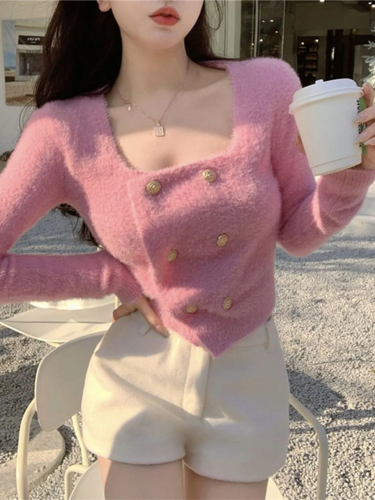 ピンクショートフィットセータースクエアカラーインナーウェアトップ韓国スタイルボタンディテールニットシャツプラスサイズの女性秋冬