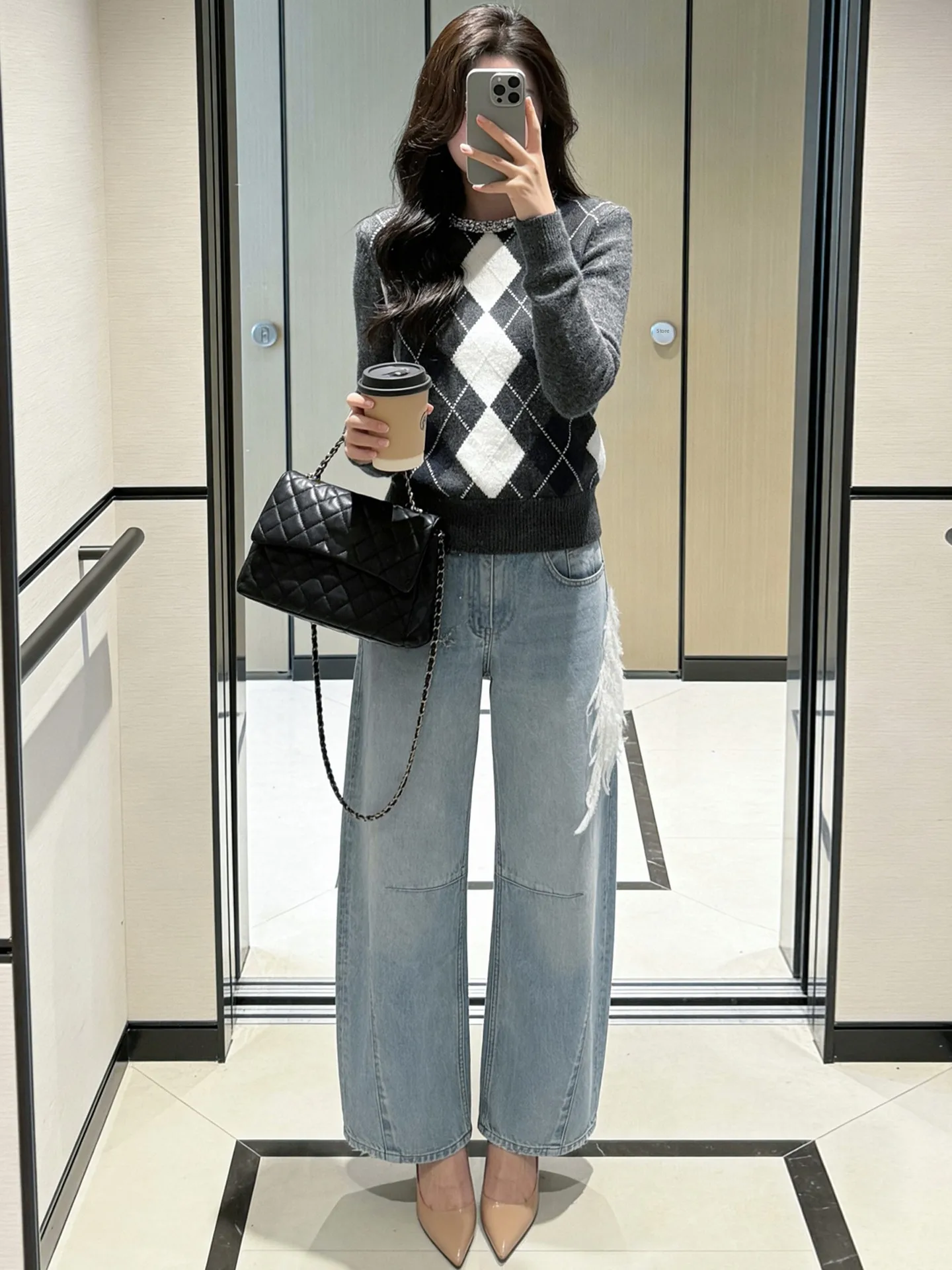 

Женский трикотажный топ с вышивкой стразами, зимний, модный, в клетку, с ромбовидным узором, с длинными рукавами, круглым вырезом, мягкий и удобный.