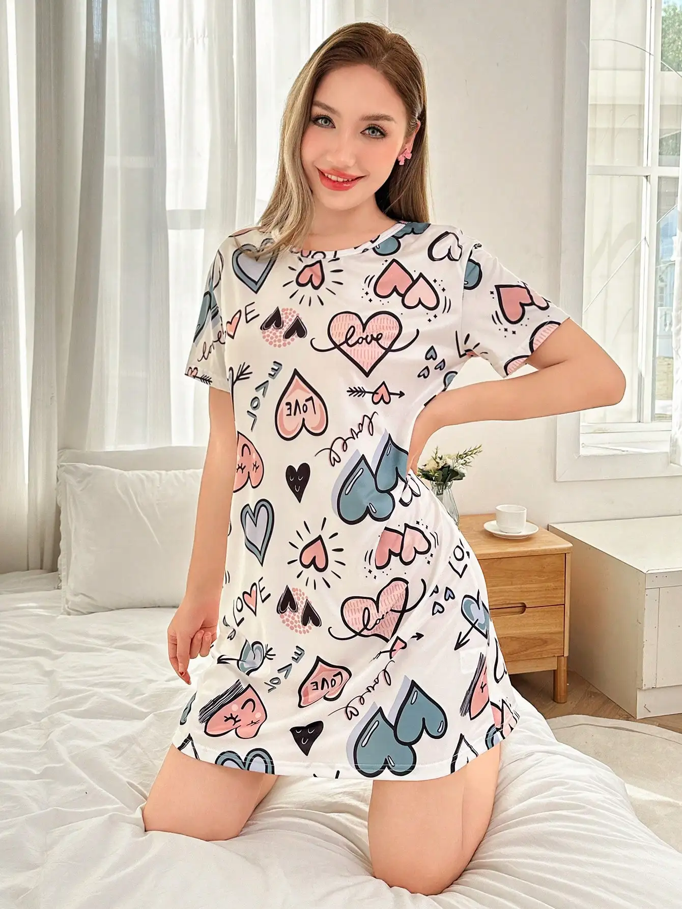 

Милая ночная рубашка с круглым вырезом и короткими рукавами с принтом в виде сердечек для женщин, нежная ночная рубашка с мотивом любви