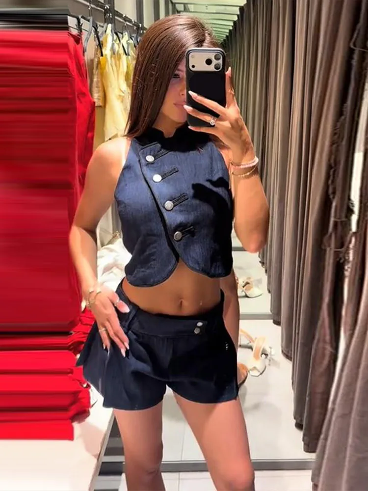Neue sexy Damen-Partykleidung: Crop-Top mit seitlicher Knopfleiste, ärmellose Neckholder-Weste und Low-Waist-Shorts im Streetwear-Stil – Detail 4