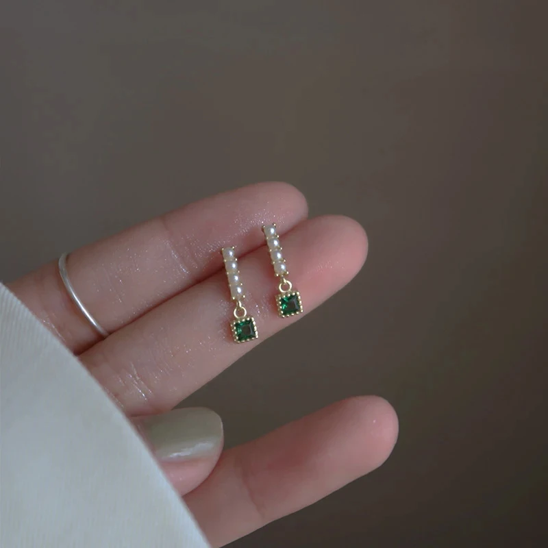 Pearl Chain Square Emerald CZ Drop Stud Earrings Vintage Beaded Edge Green Crystal Tiny Dangle Earrings Women Jewelry