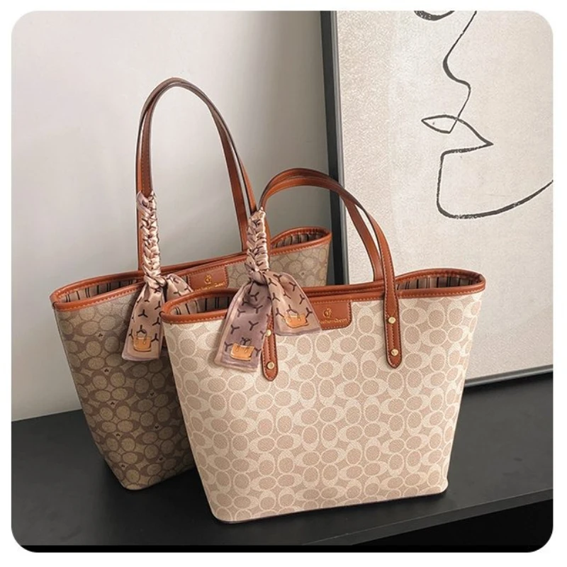 

2025 New Refined Light Luxury European Style Shoulder Bag - Versatile Exquisite Creative Ladies Bag for Sophisticated Women