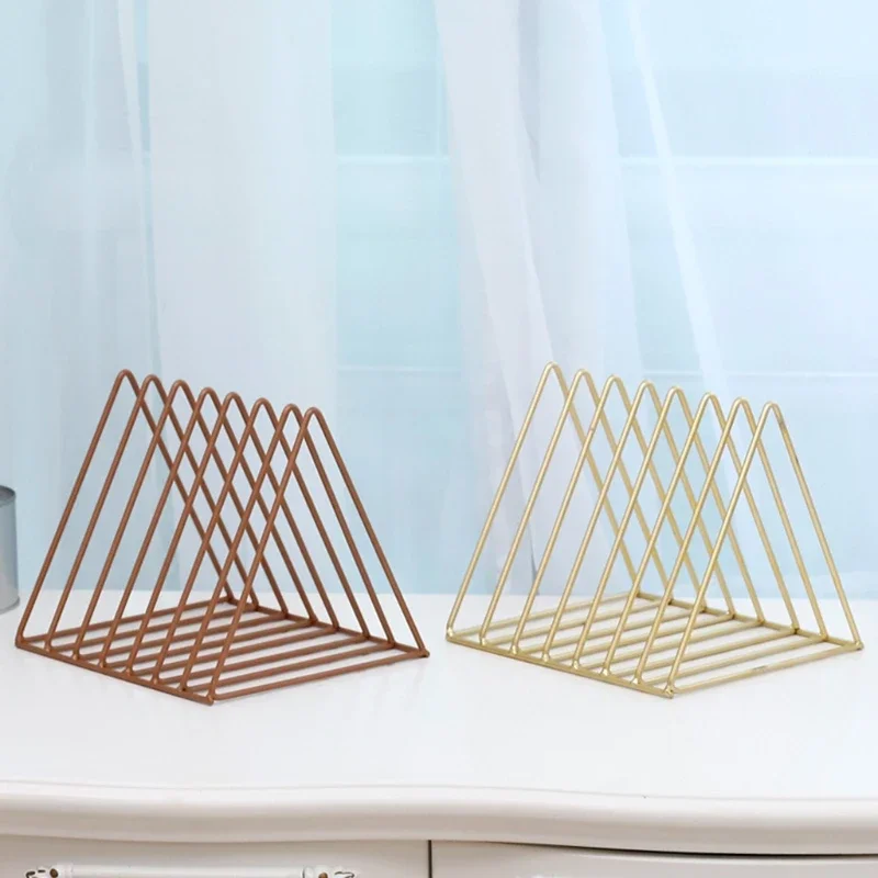 Organizador de arquivo triangular multifuncional, decoração para casa, escritório, revista, livro, registro, desktop, rack de armazenamento de ferro, estante