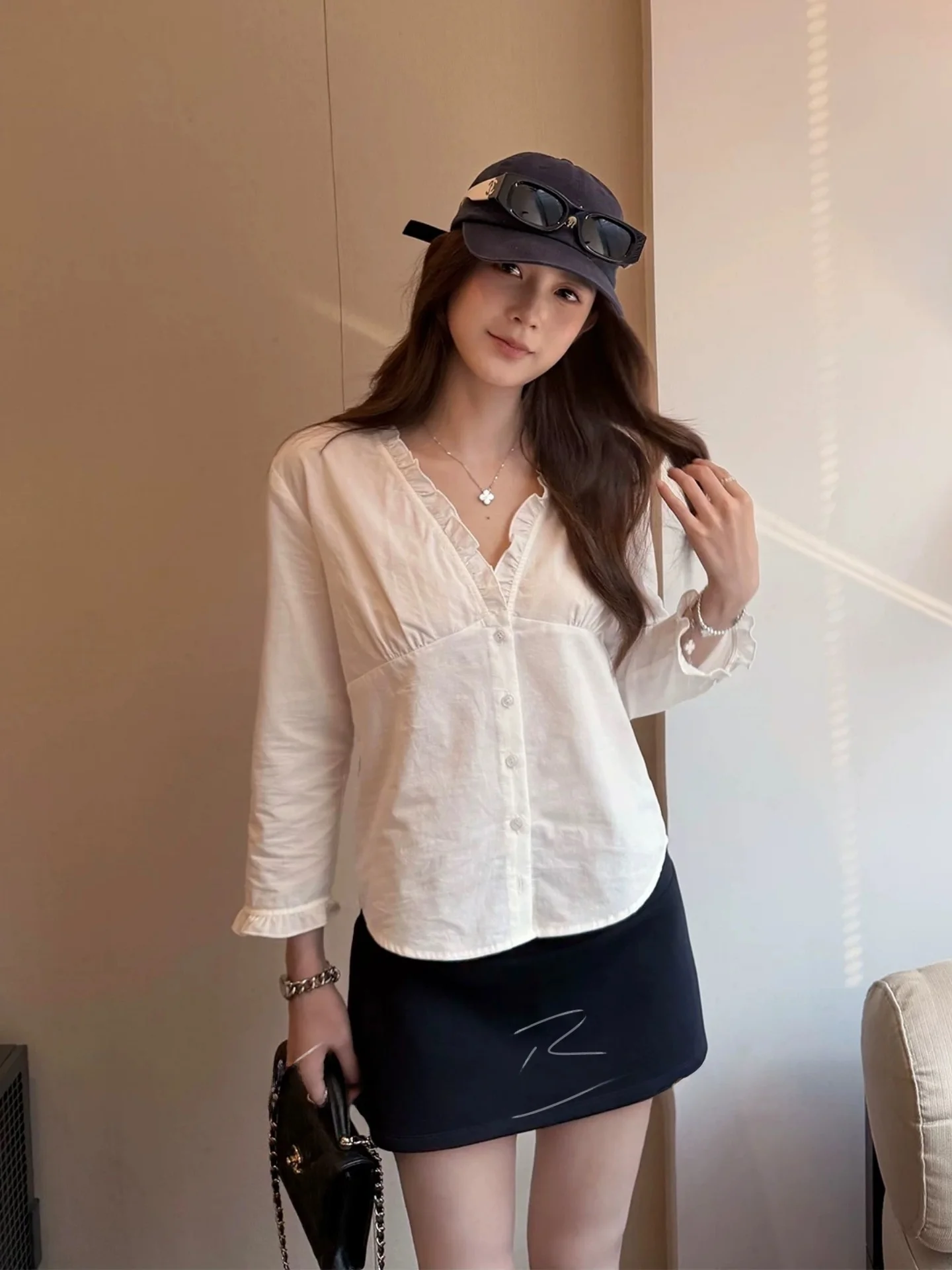 

Sweet Style Long Sleeve V-Neck Shirt Button Loose Top Breathable Casual White Shirt Women's Summer Fashion T-Shirt