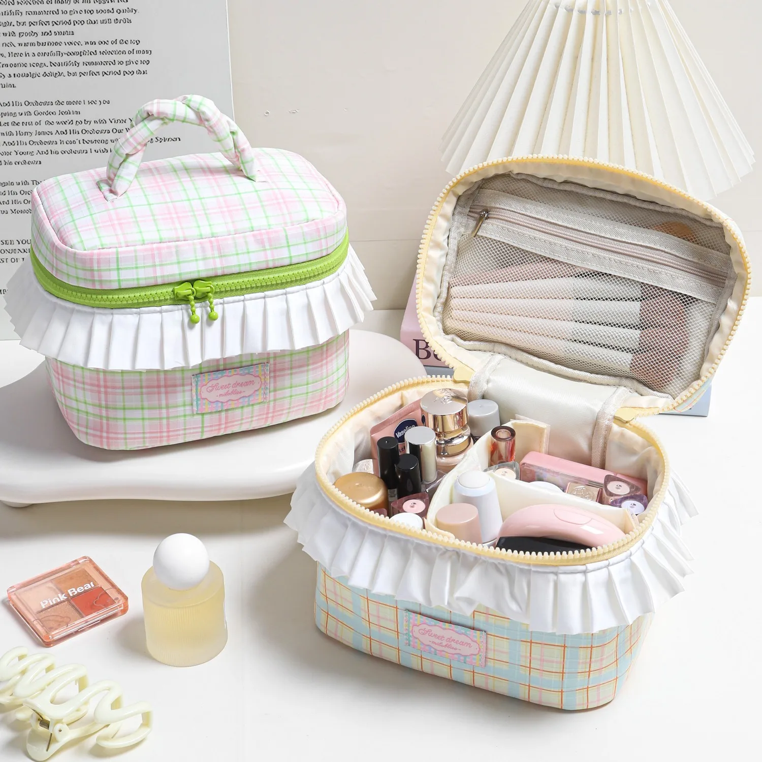 Cute Makeup Bag Large Capacity and High-end Feel Cute Color Blocking Handheld Waterproof Toiletry Bag Simple Women's Storage Bag