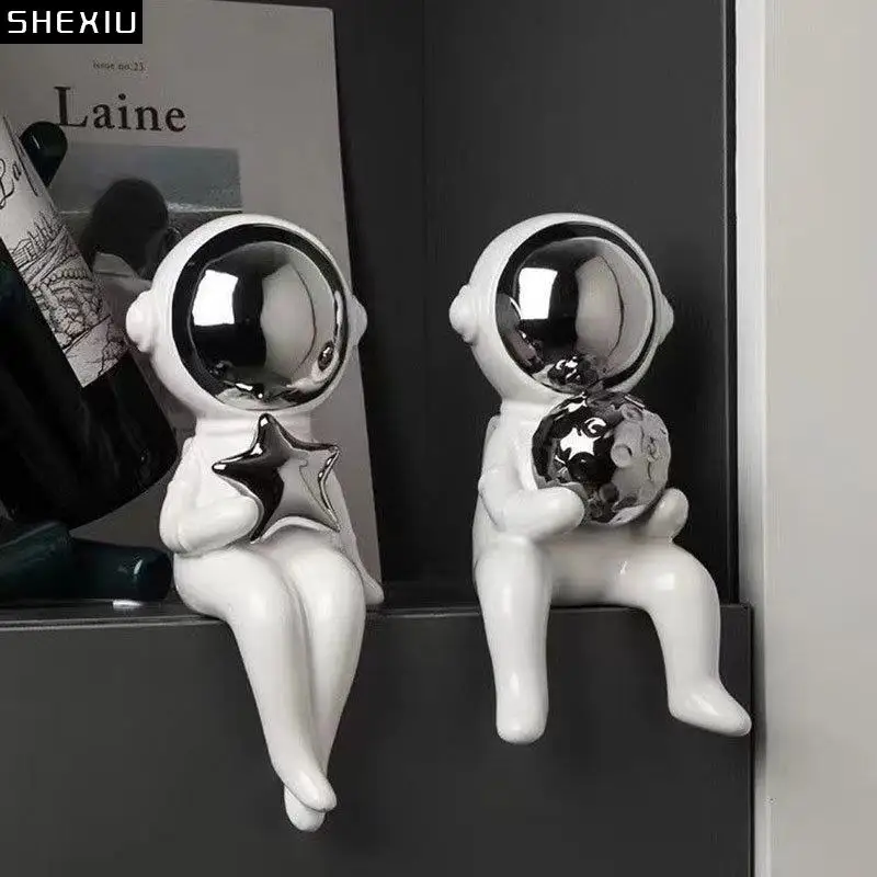 

Creative Astronaut Abstract Character Ceramic Statue Desk Decoration Cosmonaut Figures Sculpture Ornaments Modern Home Decor