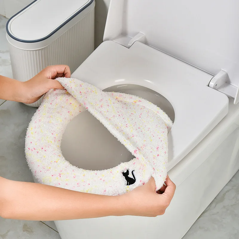 The New Universal Toilet Seat Cushion Thick Plush O-shaped Toilet Seat Toilet Cover With Handle Nordic Bathroom Accessories 1PCS