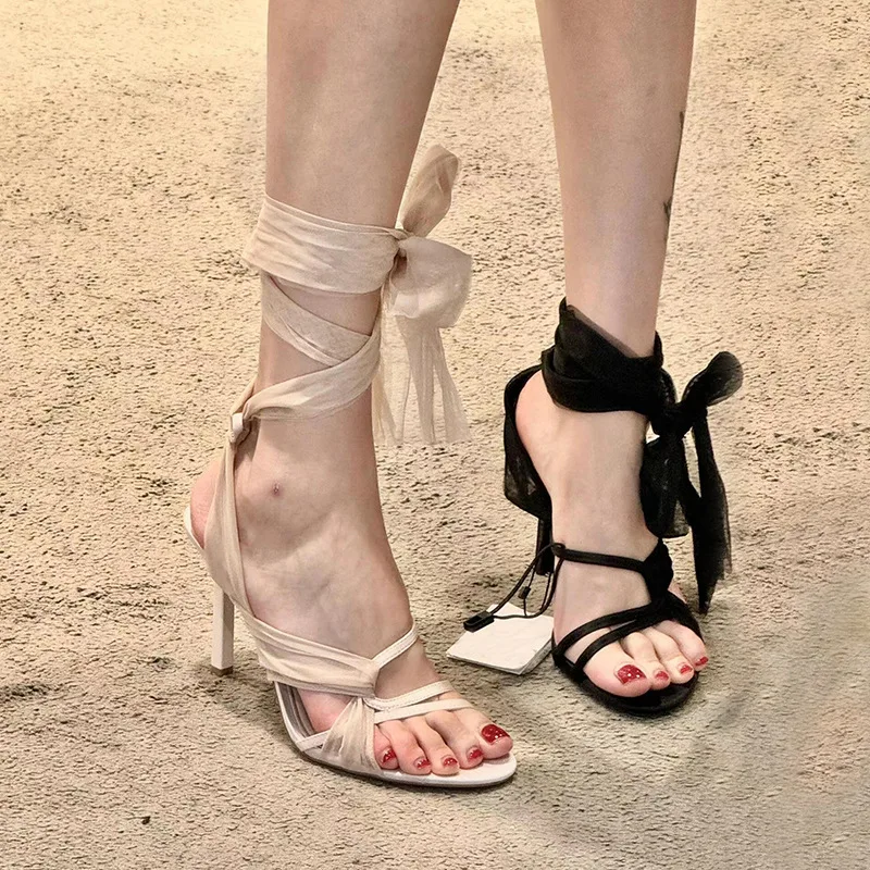 Damen Sandalen 2026 Sommer Neu Riemchen-High-Heel-Sandalen Französische Stilettos Elegantes Schuhwerk Passend zu Kleidern Party-Pumps