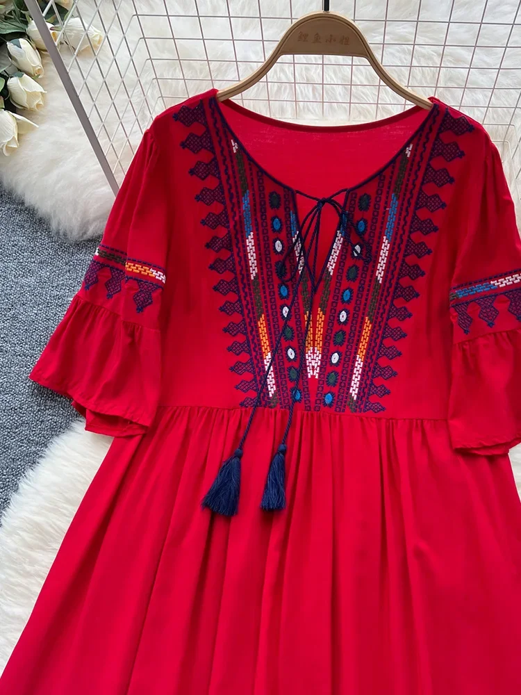 Summer New Women\'s Retro Ethnic Embroidered Mini Dress Lantern Sleeves Bohemian Holiday Dress Women A160