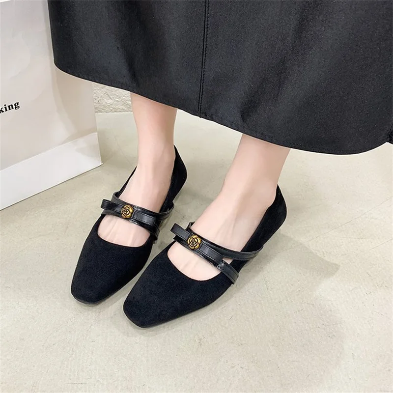 

Новые Весенне-летние Элегантные Туфли-Лодочки на Танкетке для Женщин 2026, Изысканные Вечерние Туфли с Закрытым Носком на Толстом Каблуке, Идеально Подходят к Платьям