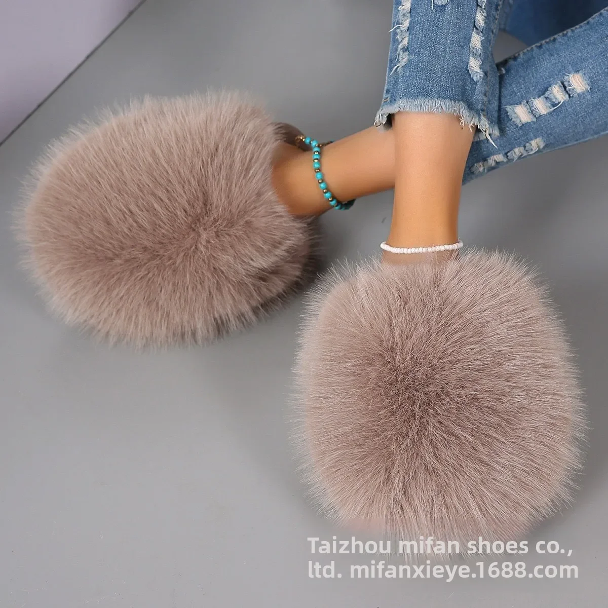 Neue Winter-Damenmode-Fellpantoffeln, Flauschige Niedliche Plüsch-Luxus-Outdoor-Anti-Rutsch-Pantoffeln mit Flachem Boden für Damen – Detail 6