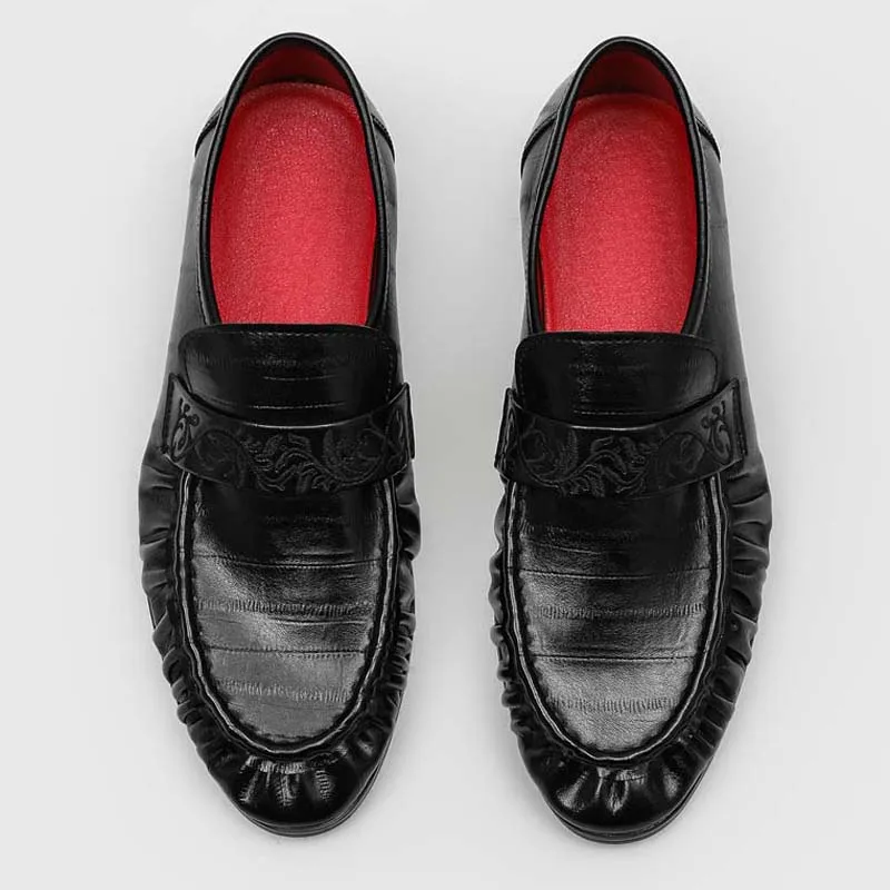 Spring  Autumn New Men Wrinkled loafers Embroidered Breathable Comfortable Daily Commuting Business Casual Fashion Shoes
