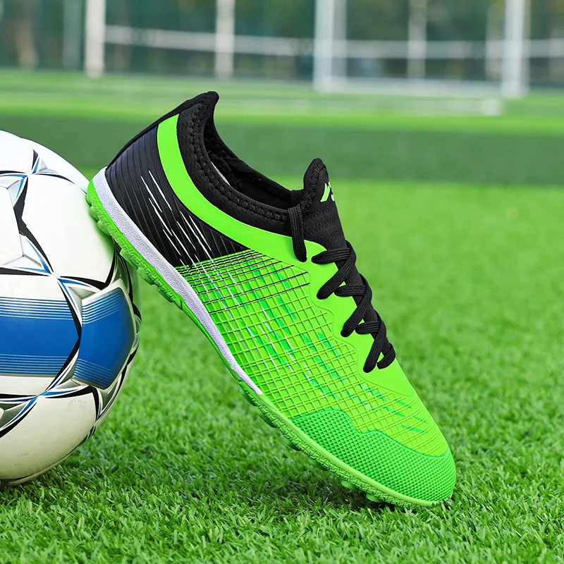 Spiked Comfortable Breathable Competition Soccer Cleats for Training and Matches