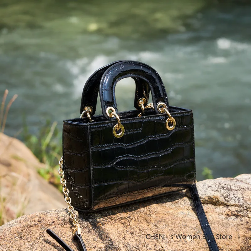 

Маленькая квадратная сумка из натуральной кожи, новинка 2023 года, винтажная пригородная сумка через плечо с крокодиловым узором, модная женская мини-сумка