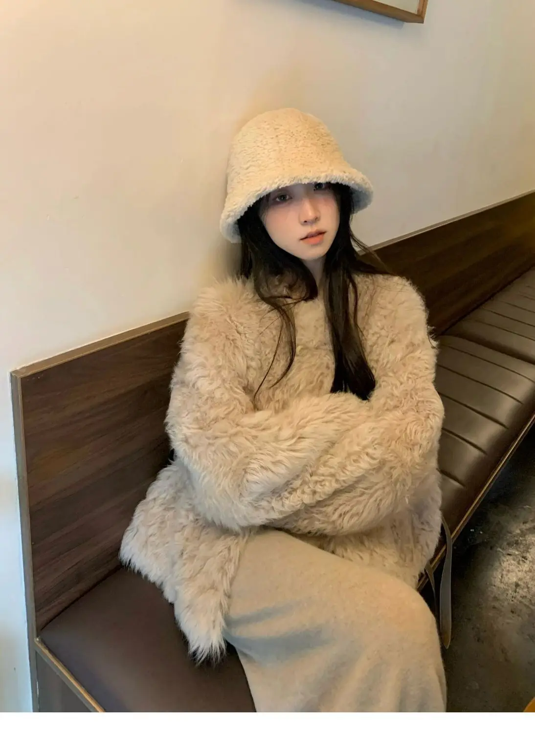 

Разноцветные пальто из искусственного меха, женские зимние теплые зимние модные уличные повседневные уличные уютные мягкие утолщенные пальто с капюшоном большого размера, тяжелые тонкие