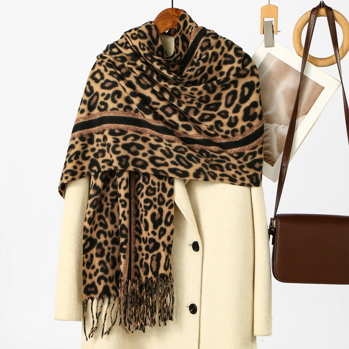 Neuer Leoparden-Kaschmirschal für Damen, Winter, hält warm, modischer kariertes, langer Schal, Damen-Wickel, dicker Pashmina, für den Außenbereich – Detail 13