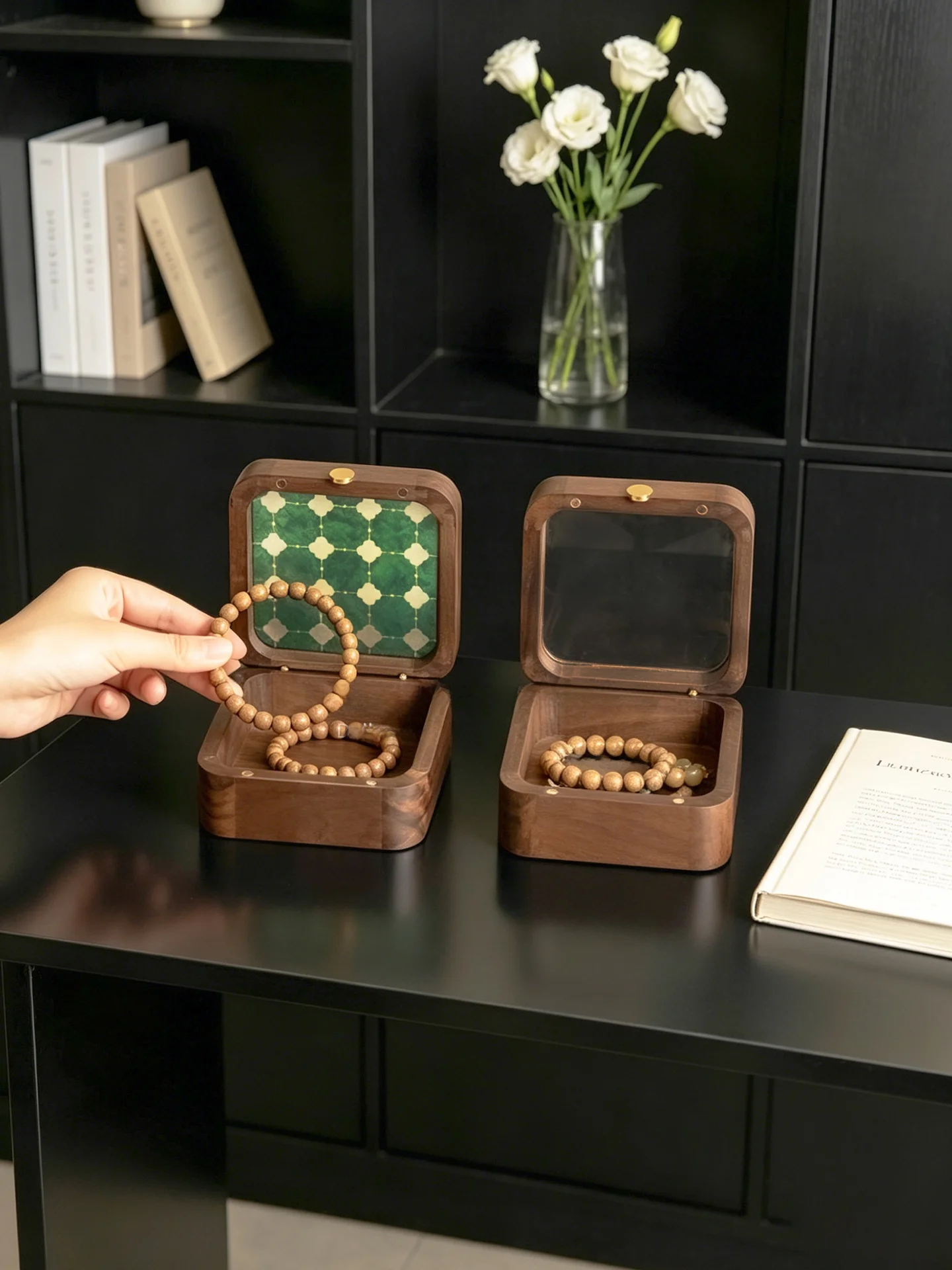 

Коробка для хранения из черного орехового дерева, креативный дизайн, настольная шкатулка для украшений, маленький размер, для хранения браслетов и аксессуаров