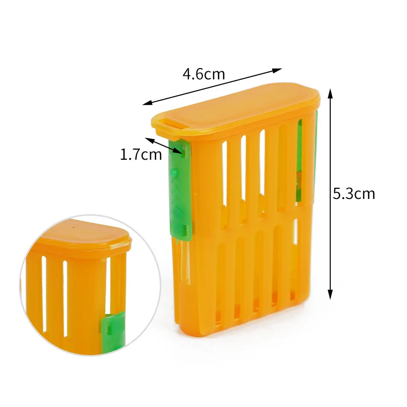 1000 Pieces Bee Queen Cage Multi functional Bee Cage Plastic Bee Escape Prevention Tool Honeybee Queen Instoducing Cage Bee Tool