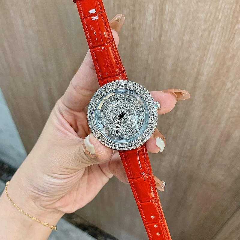 

Элегантные женские наручные часы с вращающимся циферблатом и кожаным ремешком, большим циферблатом, модными женскими часами, женские аксессуары.