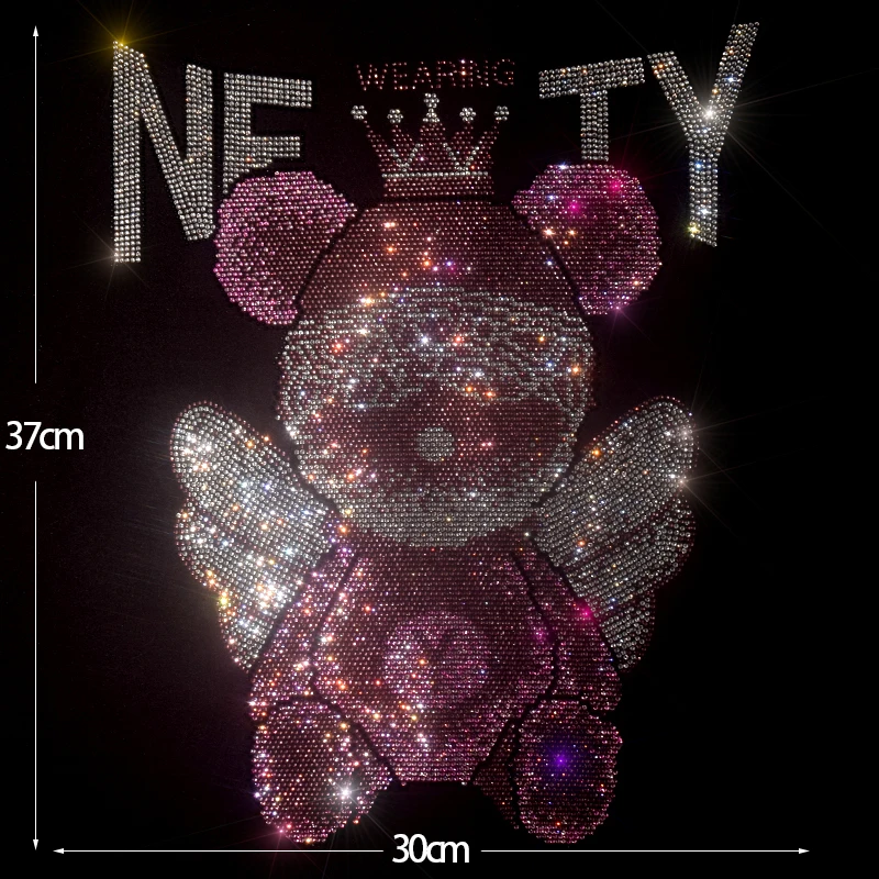High-quality full-diamond cartoon patterns are ironed onto the sweater outerwear accessories. Fashionable large patches.