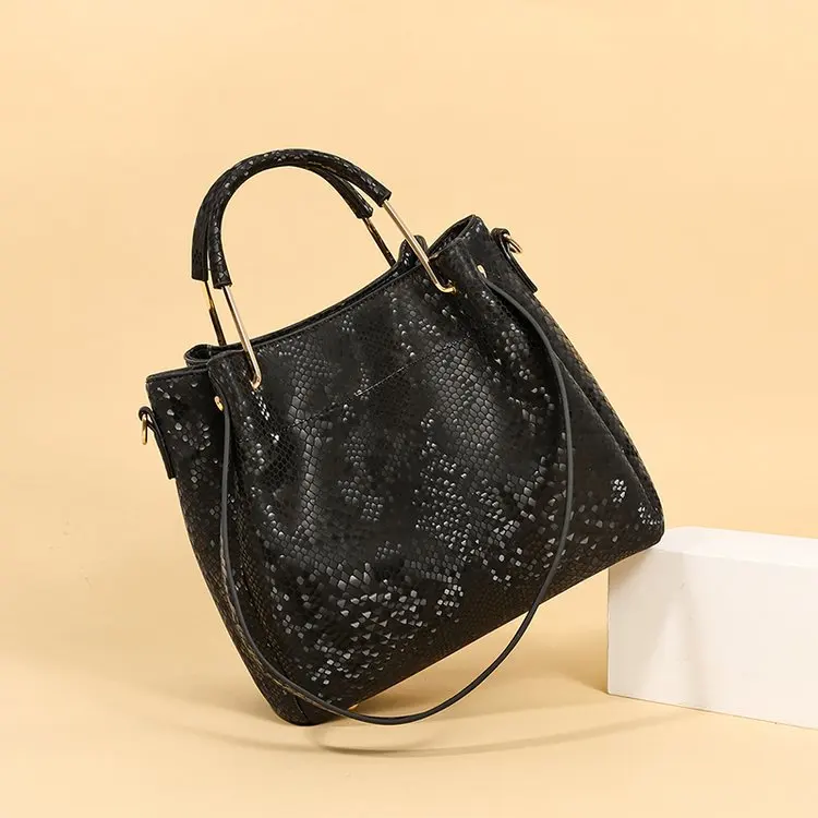

Minimalist Convertible Shoulder Bag 2025 Water-Resistant for Gym/Office/Daily Multi-Pocket Crossbody Bag Adjustable Strap PU