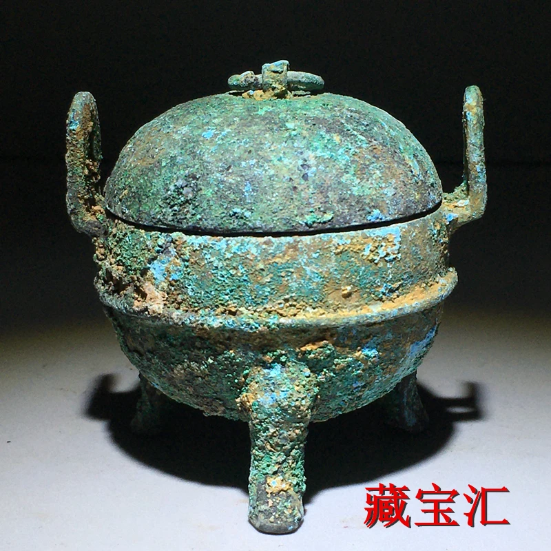 Bronze green rust coated slurry unearthed from the Warring States period, three legged tripod incense burner, old rare goods