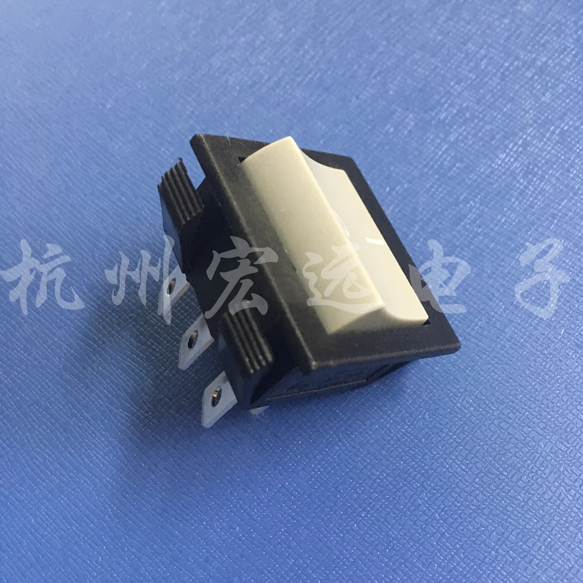 Original new 100% rocker switch MK631C/86B MK6 16A 250V 6pin 3-knife 2gear medical switch