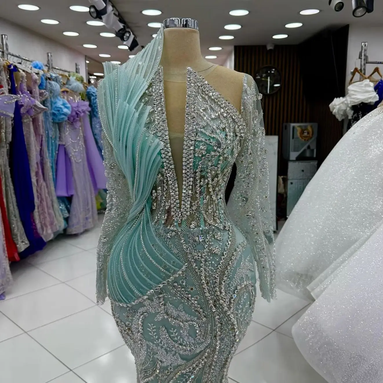 

2026 Customized Turquoise Blue Mermaid Prom Dress Long Sleeves Sparkle Crystal Beaded Arabic Evening Gowns Pageant Party Dresses