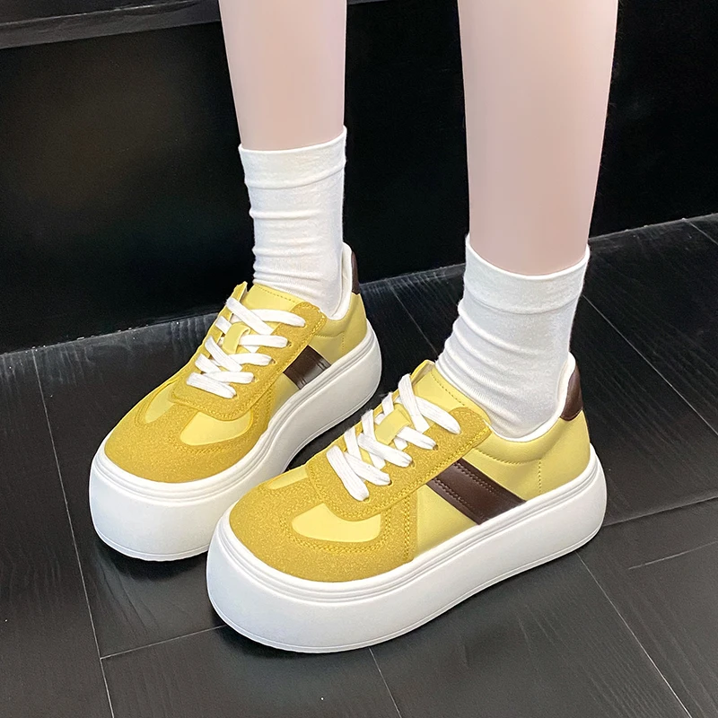 شانغ شي سميكة سوليد قليلا طويل القامة 6 سنتيمتر طويل القامة حذاء أبيض للنساء 2025 صيف جديد تنوعا تنفس أحذية نسائية عادية