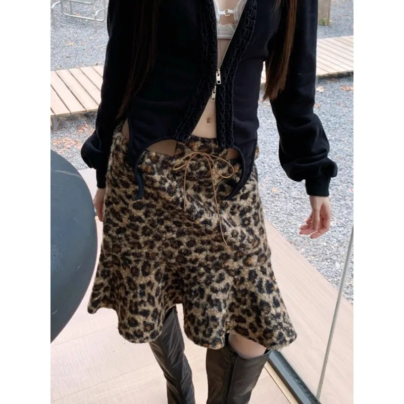 

Повседневная юбка трапециевидной формы в американском стиле ретро с леопардовым принтом, женская зима 2025 года, с высокой талией, на шнуровке, в стиле пэчворк, сексуальная юбка до колена