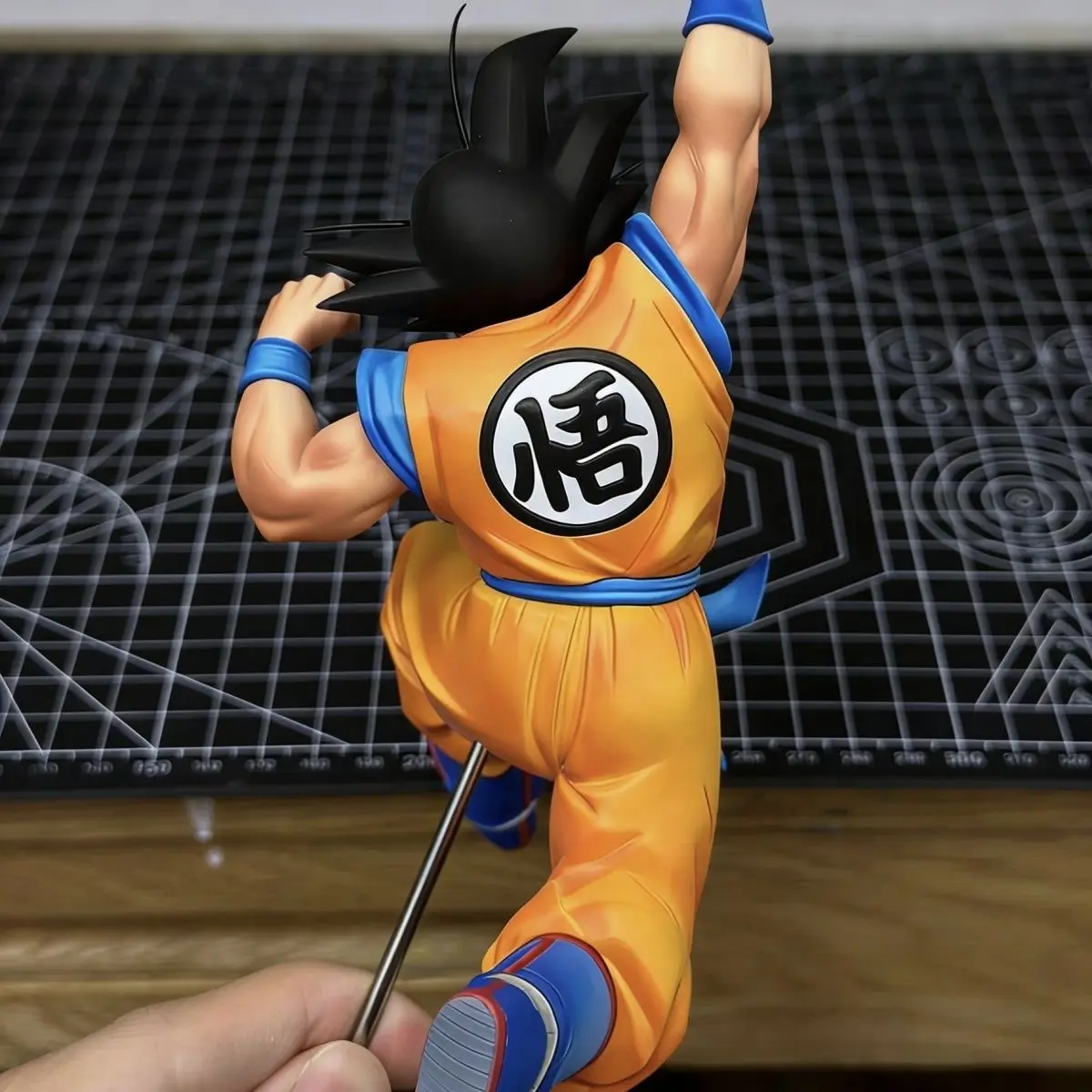 Nuovo Goku Dragon Ball Anime Figure 23 CM Son Goku Salto Figurine PVC Statua Camera Ornamento Collezione Modello Giocattoli Regali Di Natale